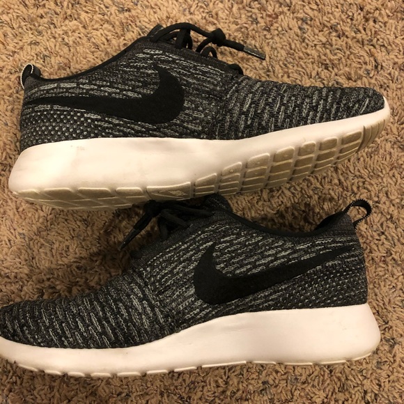 Nike sneakers - Picture 3 of 5